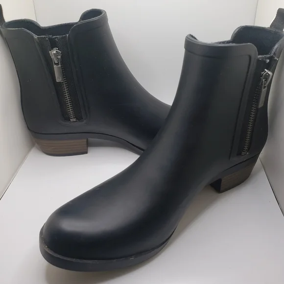 Lucky brand Chelsea Black heeled rain ankle booties size 8 - Picture 2 of 10
